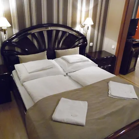 Continent Hotel 4*