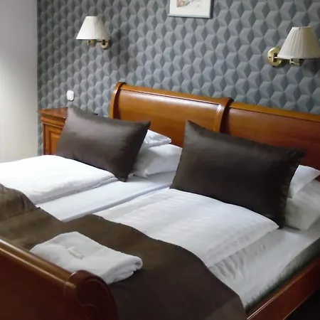 Continent Hotel